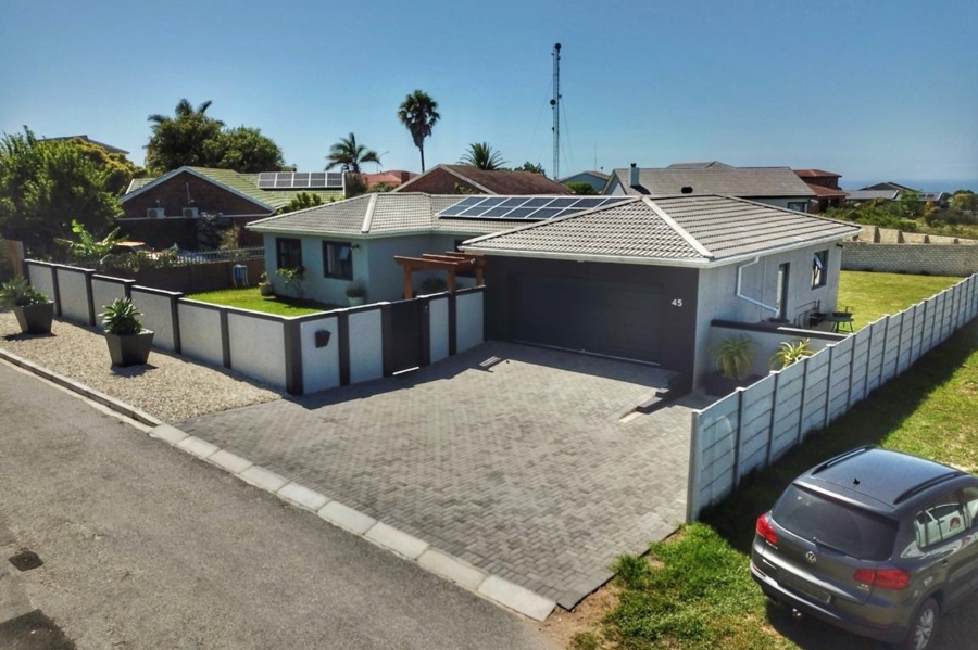 3 Bedroom Property for Sale in Wavecrest Eastern Cape